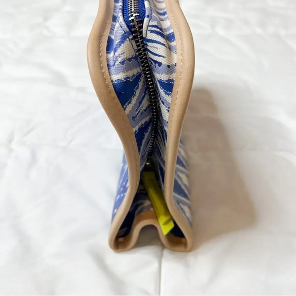 Stella & Dot Blue Ikat Makeup Bag - Picture 5 of 10